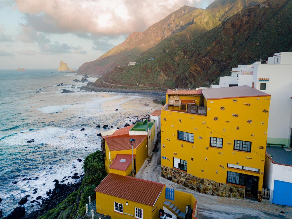 Casanaga Hotel Almaciga Bagian luar foto